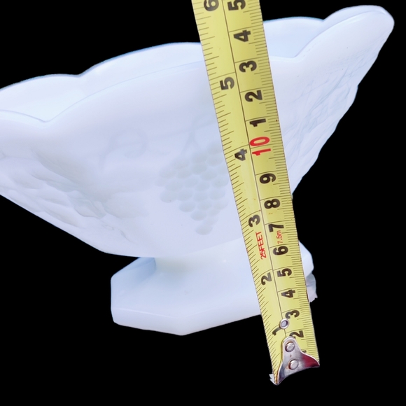 Vintage white milk glass bowl - Picture 5 of 5